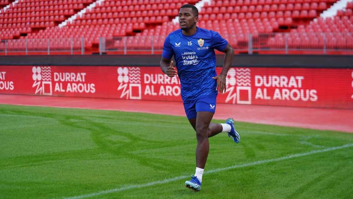 El Almería recupera a Akieme El Almería recupera a Akieme