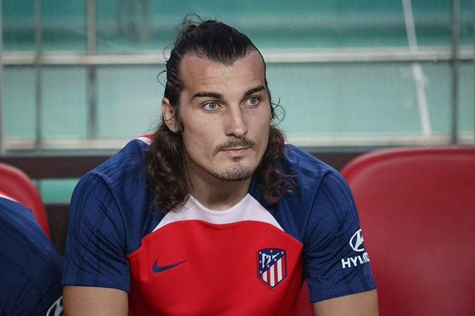 El Atlético de Madrid negocia la venta de uno de sus defensas El Atlético de Madrid negocia la venta de uno de sus defensas