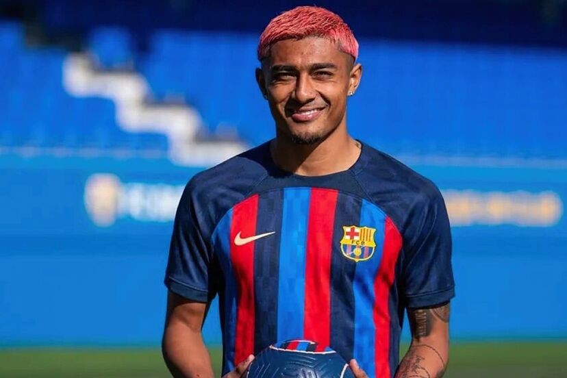 Girona, Betis y Sevilla tras un jugador del Barça Girona, Betis y Sevilla tras un jugador del Barça