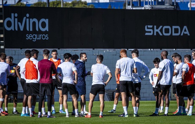 Rubén Baraja ensaya once para recibir a la UD Las Palmas Rubén Baraja ensaya once para recibir a la UD Las Palmas