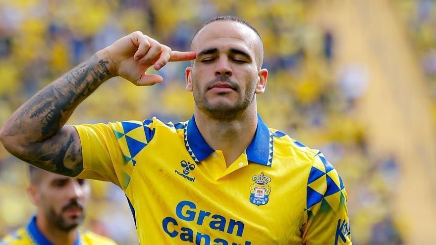 Las Palmas está pendiente de las molestias de Sandro, Fábio Silva, Álex Suárez, Essugo y Marvin Las Palmas está pendiente de las molestias de Sandro, Fábio Silva, Álex Suárez, Essugo y Marvin