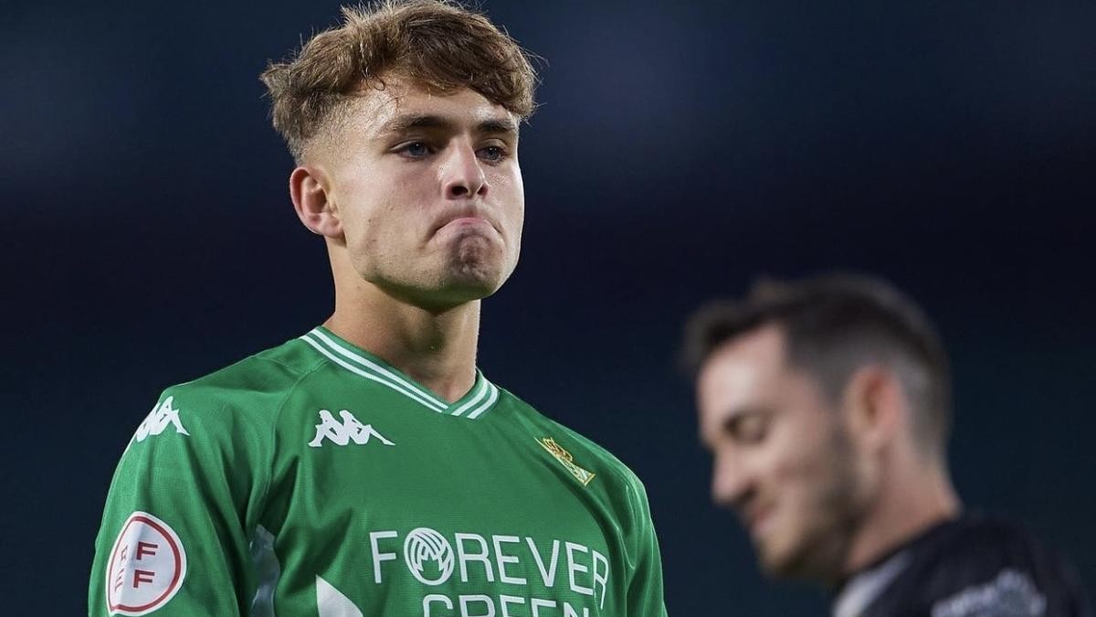 Ángel Ortiz, the Extremaduran everyone is talking about at Betis Ángel Ortiz, the Extremaduran everyone is talking about at Betis