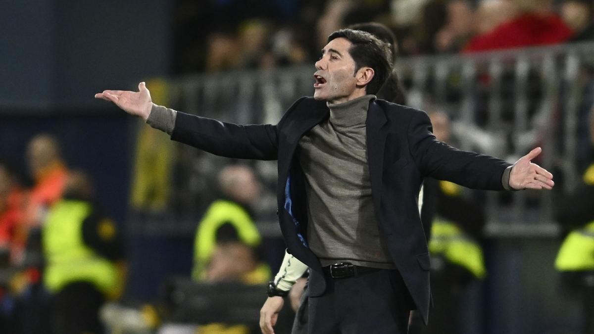 Marcelino explica las suplencias de Barry y Kambwalla y habla sobre Pépé, Logan Costa, Pau Navarro y el empate Marcelino explica las suplencias de Barry y Kambwalla y habla sobre Pépé, Logan Costa, Pau Navarro y el empate