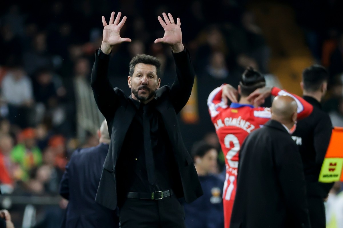 Simeone sobre Julián Álvarez, Giménez, Llorente, Sorloth y Correa Simeone sobre Julián Álvarez, Giménez, Llorente, Sorloth y Correa