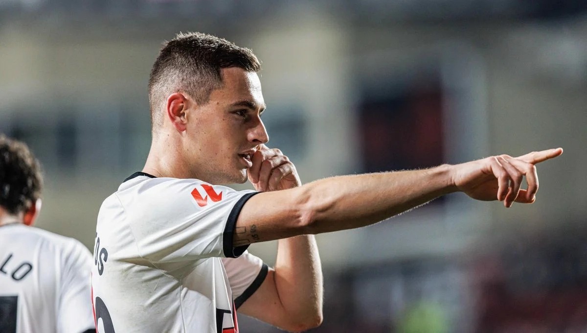 El Rayo Vallecano recurrirá la expulsión de Jorge De Frutos El Rayo Vallecano recurrirá la expulsión de Jorge De Frutos