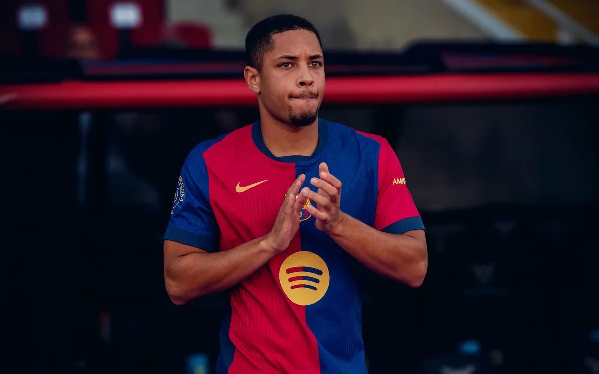 Barcelona y Real Betis hacen oficial la salida de Vitor Roque al Palmeiras Barcelona y Real Betis hacen oficial la salida de Vitor Roque al Palmeiras