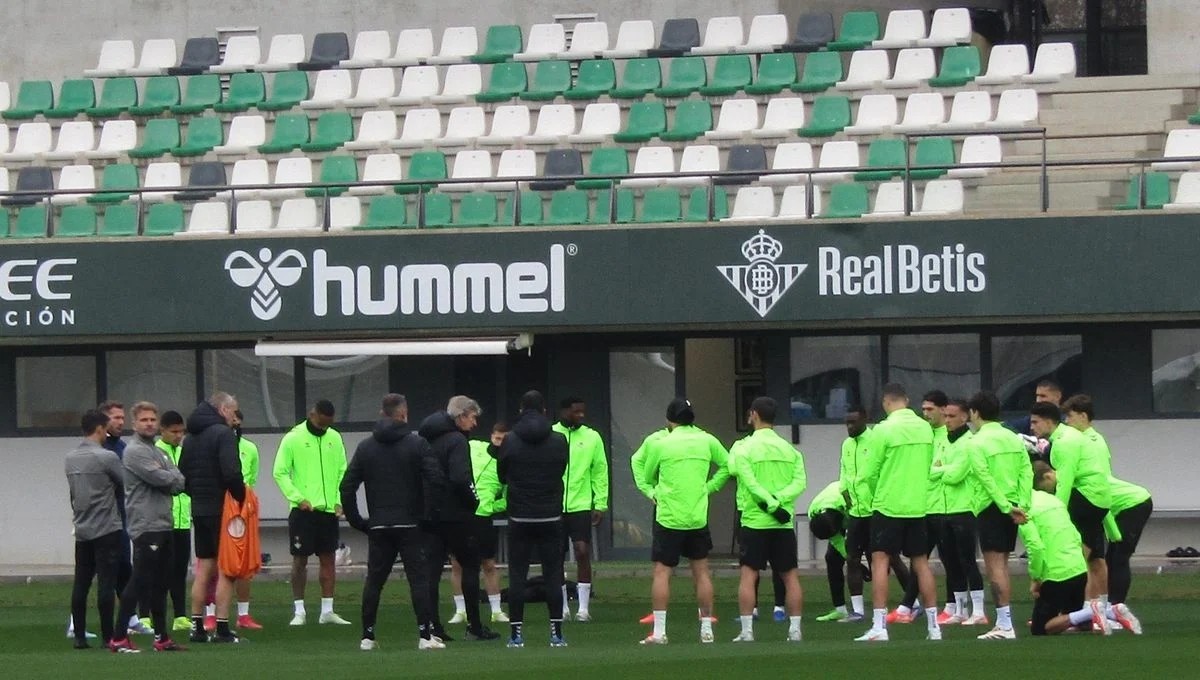 Antony no se ejercita con el grupo y Pellegrini recupera dos efectivos Antony no se ejercita con el grupo y Pellegrini recupera dos efectivos