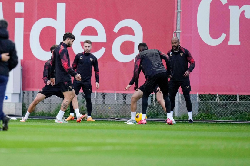 Baja importante en el entrenamiento del Sevilla y última hora de Gudelj Baja importante en el entrenamiento del Sevilla y última hora de Gudelj