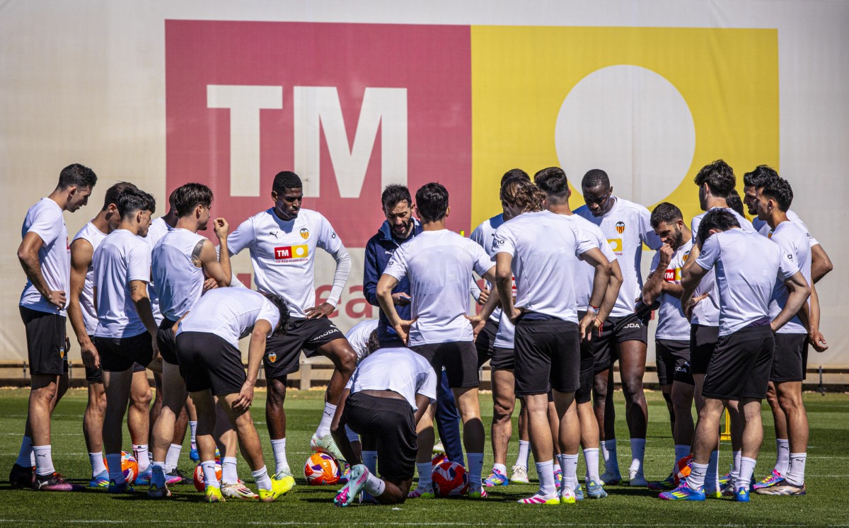 Corberán ensaya once para recibir al Espanyol con una duda Corberán ensaya once para recibir al Espanyol con una duda