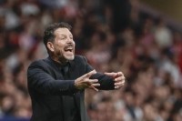 Simeone sobre Julián Álvarez, Giuliano, Oblak, Griezmann, Sorloth, Gallagher y la portería a cero