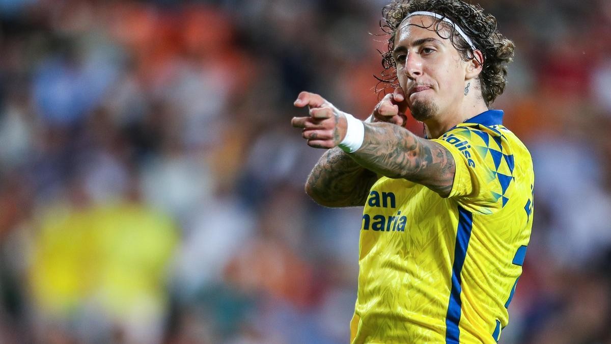 Fábio Silva se ejercita con el grupo y Diego Martínez perfila su once. Fábio Silva se ejercita con el grupo y Diego Martínez perfila su once.