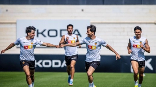 Corberán ensaya once con novedades y Barrenechea da el susto