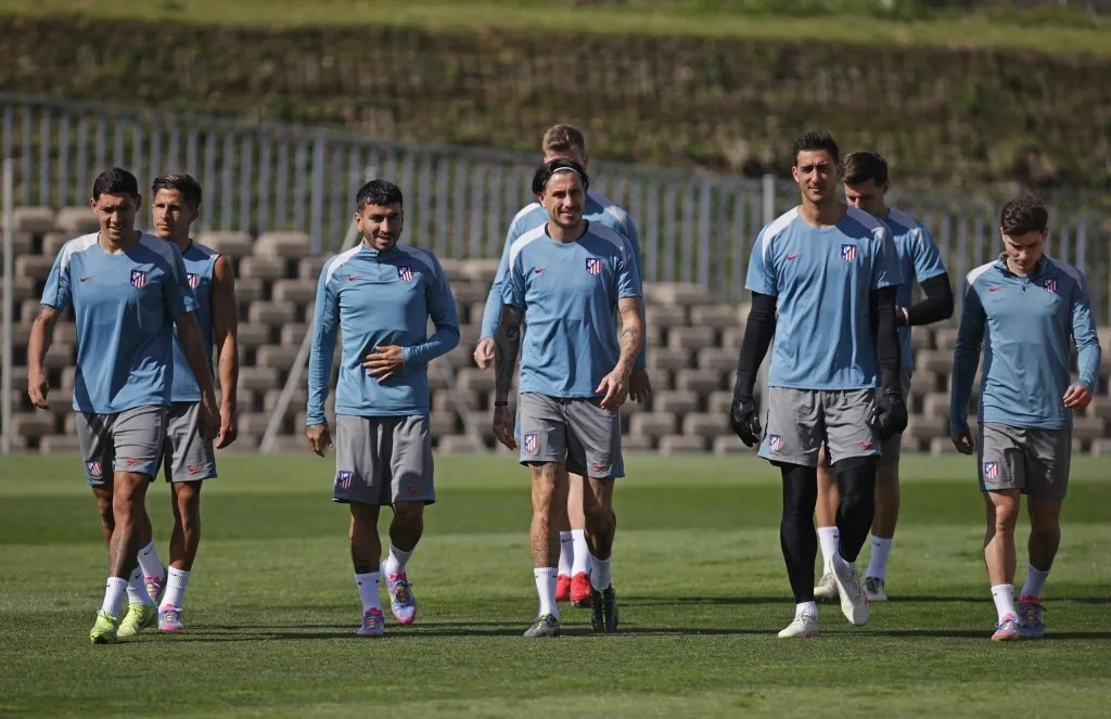 Simeone ensaya once para recibir a la Real Sociedad con sorpresas en la delantera Simeone ensaya once para recibir a la Real Sociedad con sorpresas en la delantera