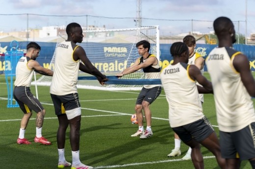 Nueva baja en el entrenamiento del Villarreal y última hora sobre Kiko Femenía