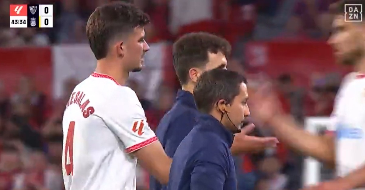 Kike Salas cae lesionado ante la UD Las Palmas Kike Salas cae lesionado ante la UD Las Palmas