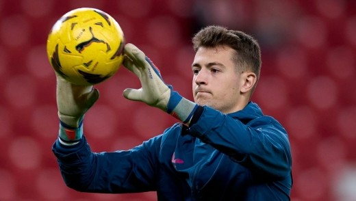 El Celta ya negocia por el sustituto de Guaita: Julen Agirrezabala