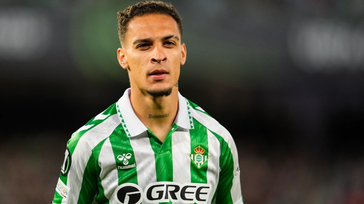 Antony pide salir al Betis y el United le da tiempo Antony pide salir al Betis y el United le da tiempo
