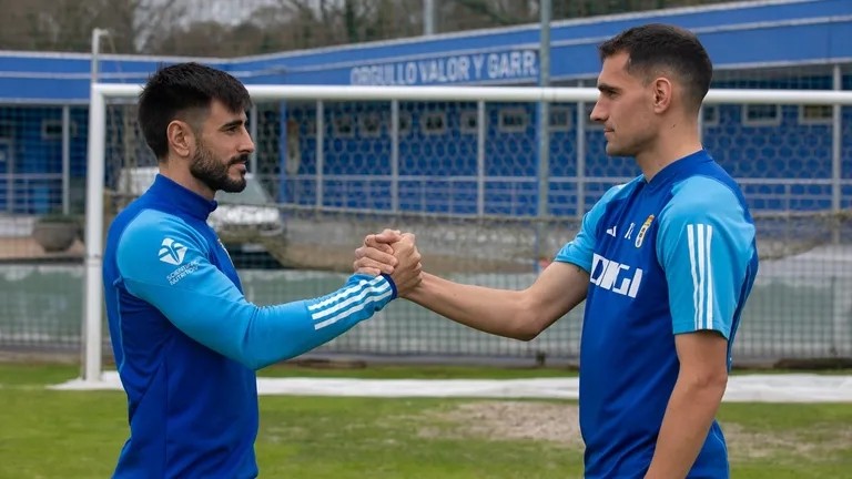 Guía Fantasy de la plantilla, alineación tipo y recomendables de Real Oviedo temporada 25/26.