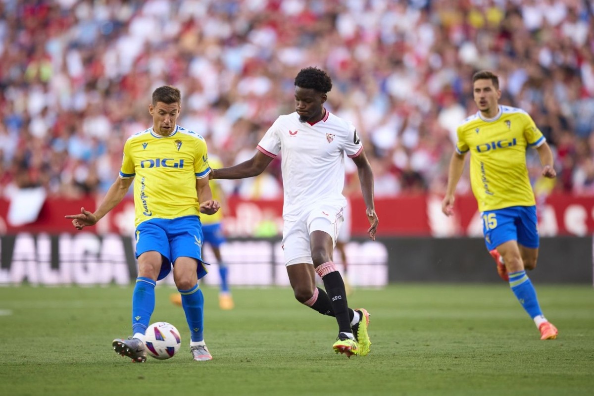 (Actualización) Guía Fantasy de la plantilla, alineación tipo y recomendables de Sevilla FC temporada 25/26.