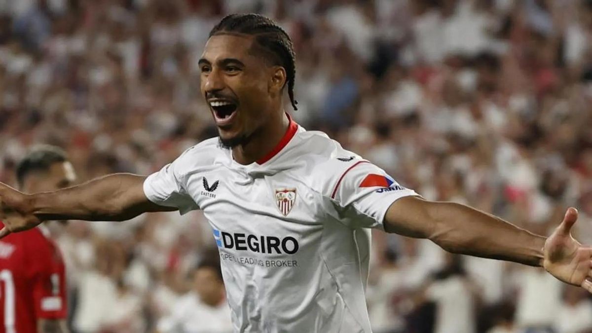 El Sevilla negocia con el Leverkusen la venta de Badé con el ok del jugador El Sevilla negocia con el Leverkusen la venta de Badé con el ok del jugador