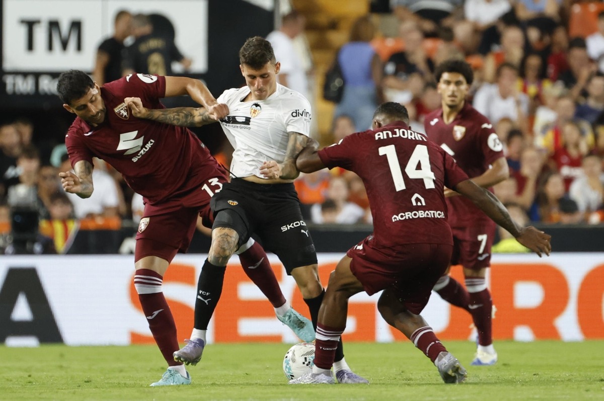 El Valencia se luce ante el Torino. Jugadores destacados.