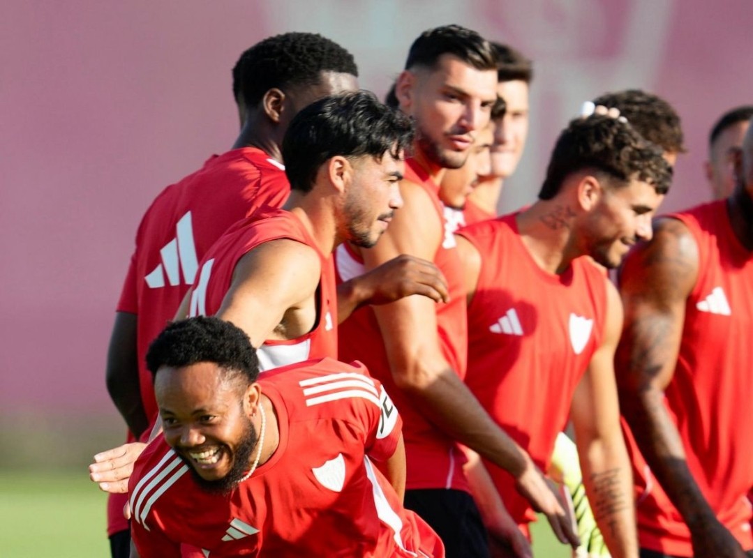 El Sevilla recupera un efectivo pero sigue con siete bajas y sin más inscritos El Sevilla recupera un efectivo pero sigue con siete bajas y sin más inscritos