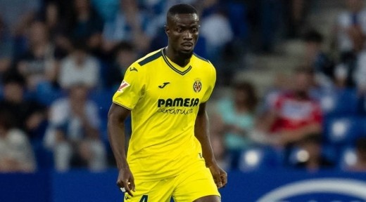 El Real Oviedo negocia el fichaje de Eric Bailly para reforzar su defensa