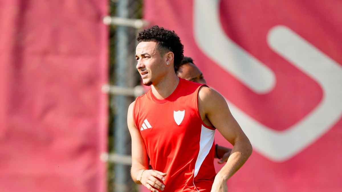 Siete bajas en el entrenamiento del Sevilla: Lukebakio al margen y última hora de Rubén Vargas y Juanlu