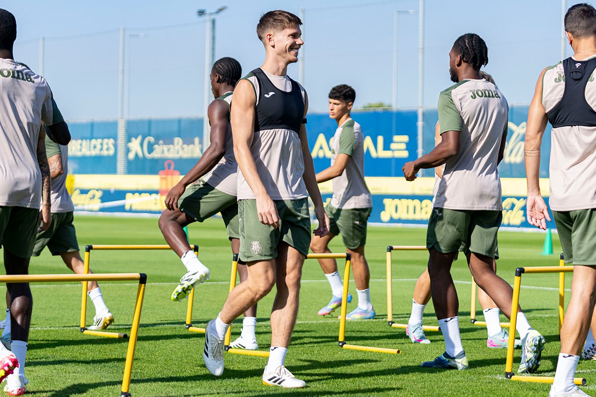 Novedades en el Villarreal con el estado de Foyth y Ayoze