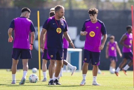 El Mallorca se reúne con el Barcelona y pregunta por tres jugadores