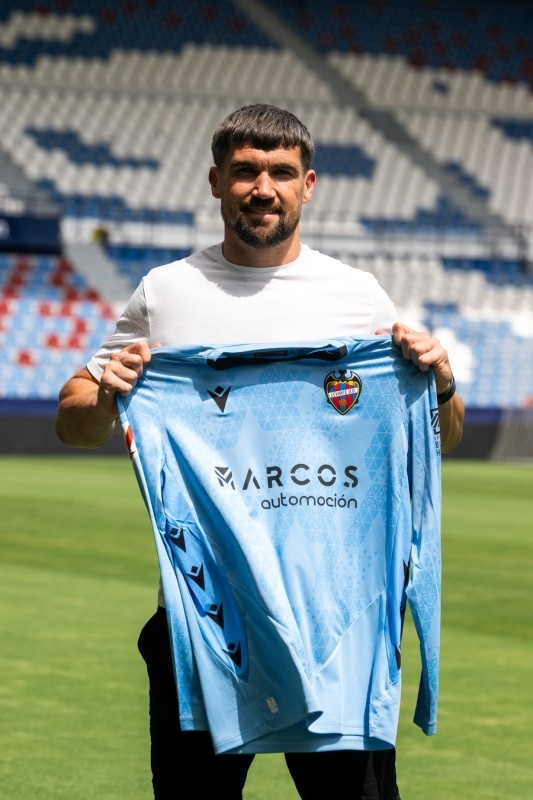 Guía Fantasy de la plantilla, alineación tipo y recomendables de Levante U. D. temporada 25/26. Actualizado 1° parón de selecciones.