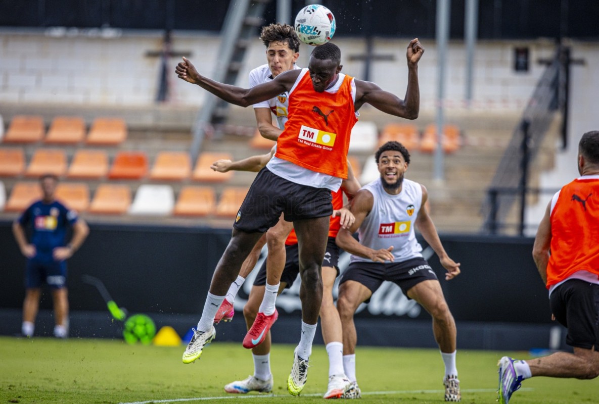 El Valencia suma dos nuevas bajas en la sesión previa al partido ante el Getafe El Valencia suma dos nuevas bajas en la sesión previa al partido ante el Getafe