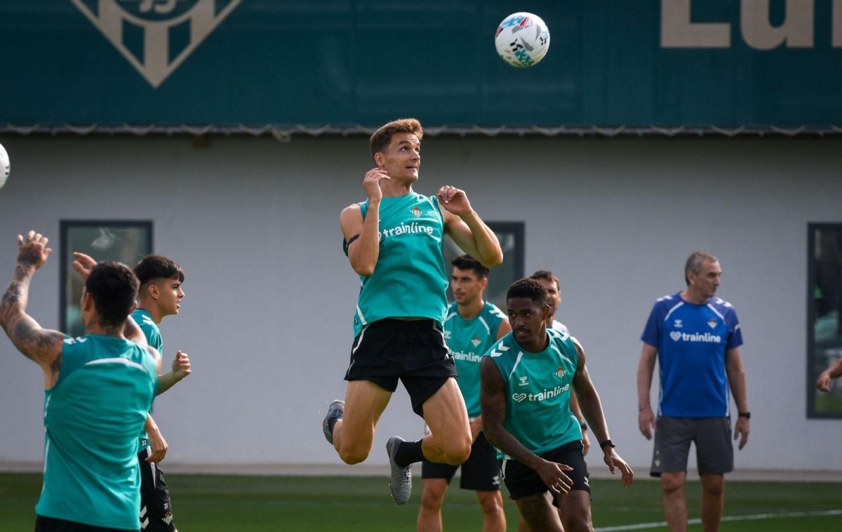 Novedades en el Betis con el estado de Pau López, Bellerín, Aitor Ruibal, Deossa, Llorente y Marc Roca