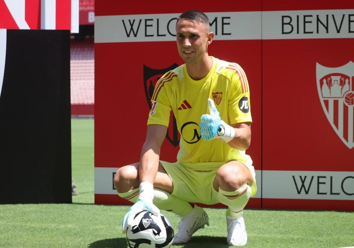 El Sevilla inscribe a Vlachodimos y pone en riesgo la titularidad de Nyland El Sevilla inscribe a Vlachodimos y pone en riesgo la titularidad de Nyland