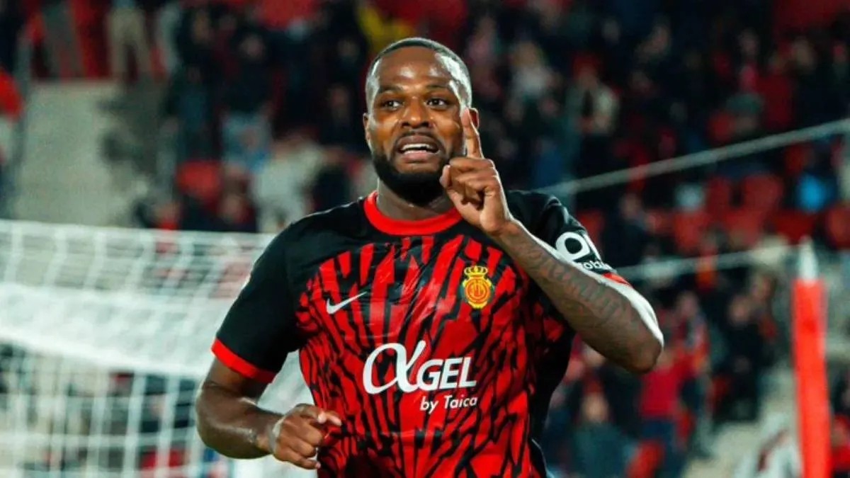 Cyle Larin deja el Mallorca y ya tiene nuevo equipo