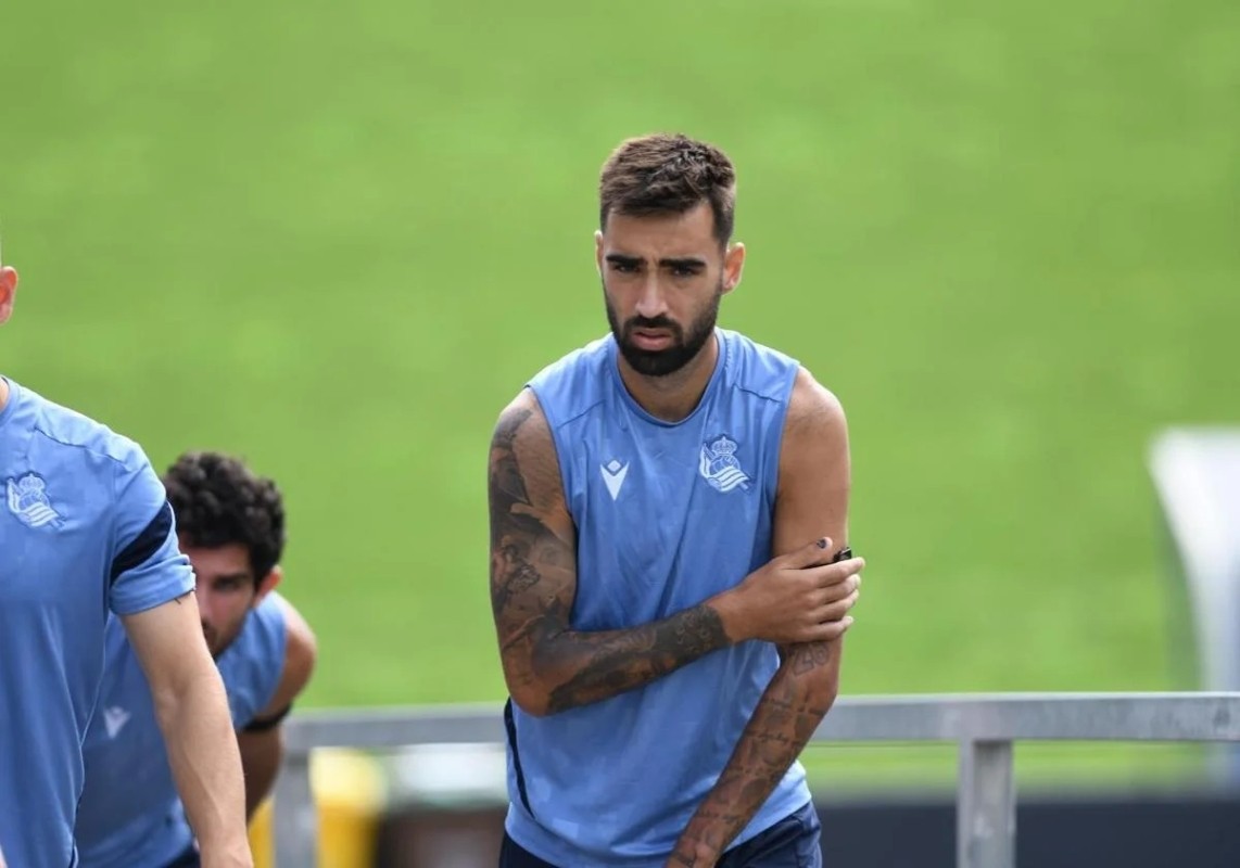 Brais Méndez, ante una oferta millonaria de Arabia Saudí que pone en duda su continuidad en la Real Sociedad Brais Méndez, ante una oferta millonaria de Arabia Saudí que pone en duda su continuidad en la Real Sociedad