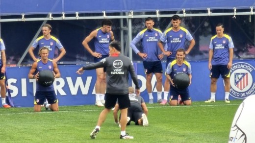 Simeone recupera a Oblak y Raspadori y está pendiente de las pruebas a Almada