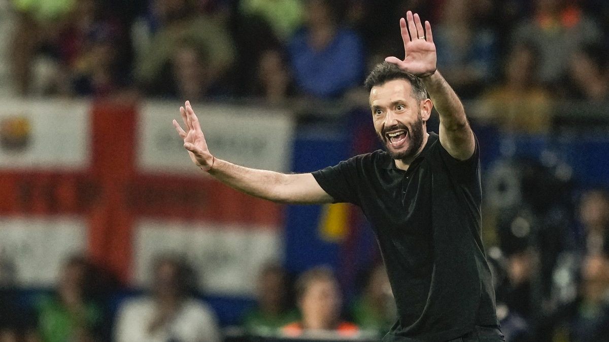 Corberán sobre Santamaría, Beltrán, Correia y la dura derrota ante el Barcelona Corberán sobre Santamaría, Beltrán, Correia y la dura derrota ante el Barcelona