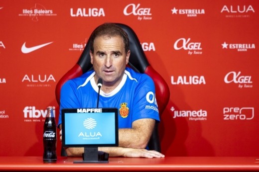 Arrasate sobre Leo Román, Muriqi, Raíllo, Virgili, Samu, Pablo Torre, Kumbulla y Mateo Joseph