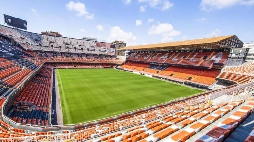 El Valencia - Real Oviedo, en riesgo de suspensión por lluvias torrenciales en Valencia