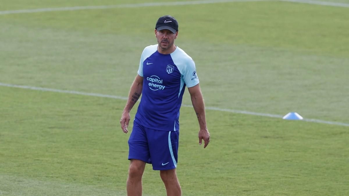 Simeone ensaya un once con novedades a la espera de la evolución de Llorente, Julián y Giuliano