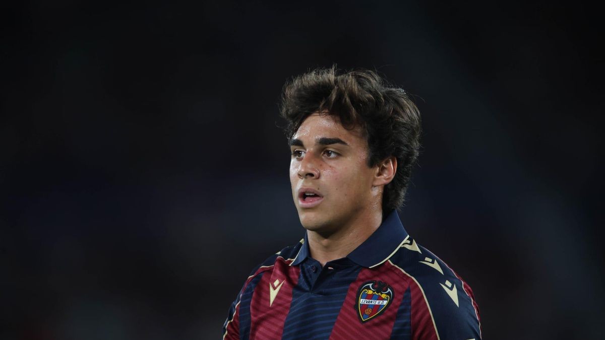 Alarma Carlos Álvarez en el Levante por lesión Alarma Carlos Álvarez en el Levante por lesión