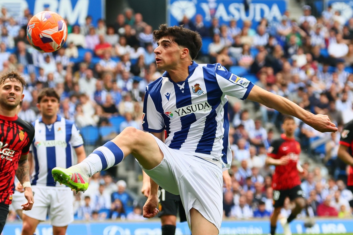 La posible sorpresa en la defensa de la Real Sociedad para enfrentarse al Sevilla La posible sorpresa en la defensa de la Real Sociedad para enfrentarse al Sevilla