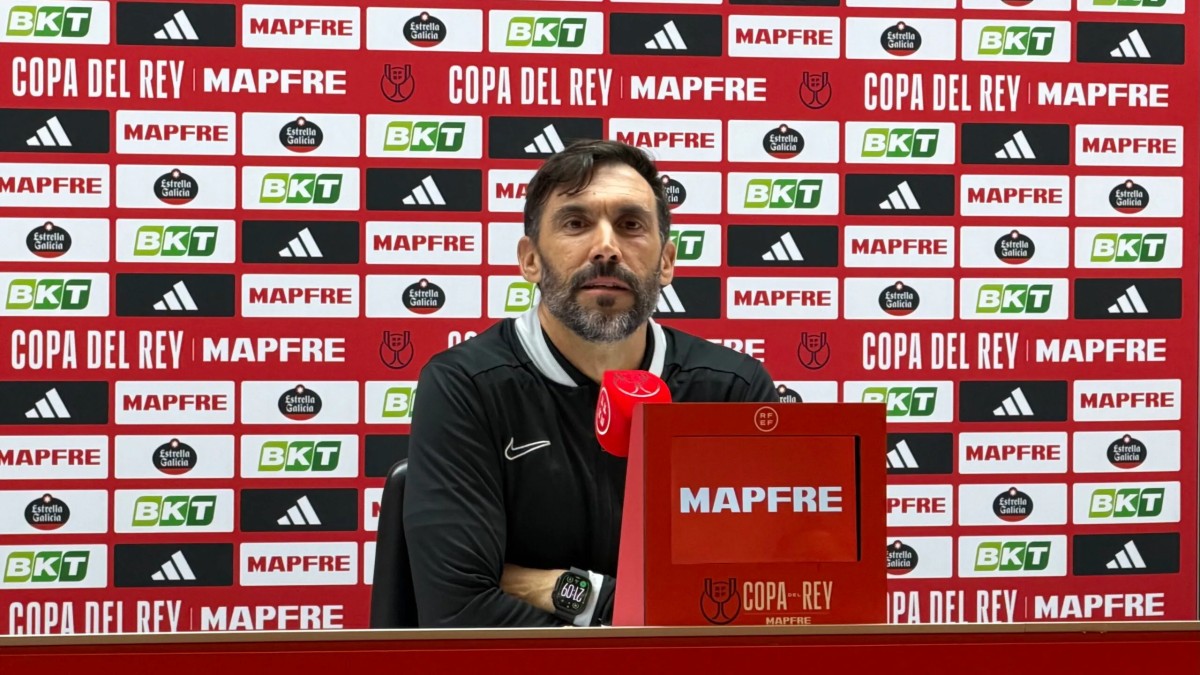 Sarabia sobre Affengruber, André Silva, Héctor Fort, Boayar, Redondo, Yago Santiago y el once titular Sarabia sobre Affengruber, André Silva, Héctor Fort, Boayar, Redondo, Yago Santiago y el once titular