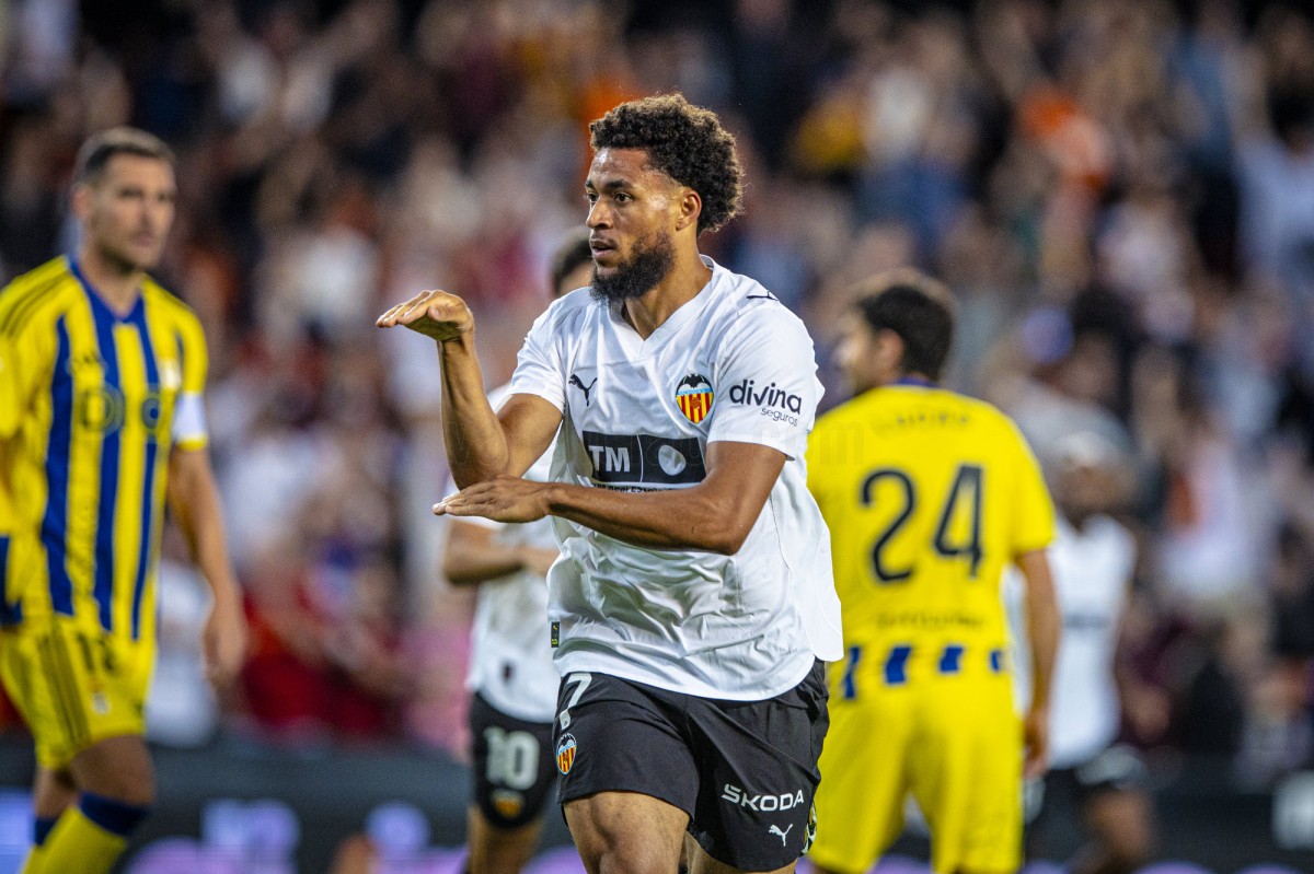 Guía Fantasy de la plantilla, alineación tipo y recomendables de Valencia CF temporada 25/26.