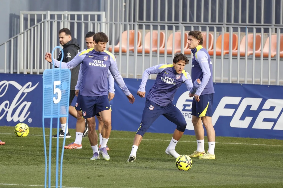 Simeone ensaya once para enfrentarse al Barcelona