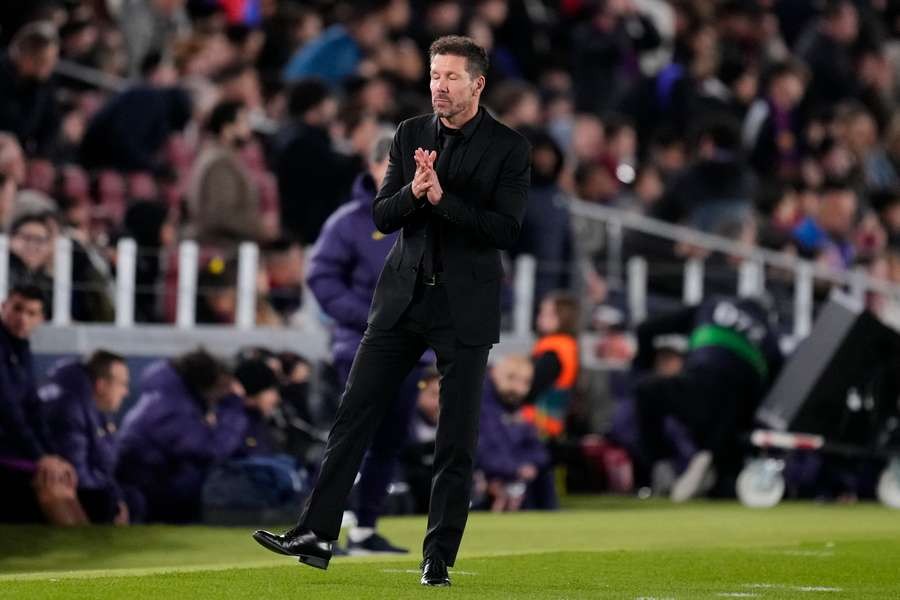 Simeone sobre Julián Álvarez, Barrios, Baena, Nahuel Molina, Cardoso y la derrota ante el Barcelona
