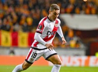 De Frutos cae lesionado de la rodilla y podría ser grave