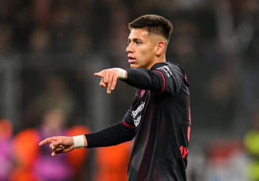 El Girona encarrila su primer fichaje y la primera salida del mercado de enero El Girona encarrila su primer fichaje y la primera salida del mercado de enero