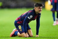 Pedri Alarm! He leaves the game injured. Pedri Alarm! He leaves the game injured.